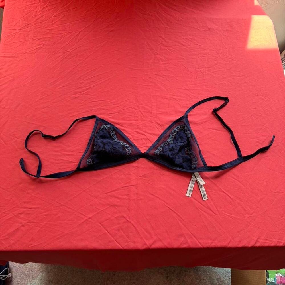 Victoria's Secret navy blue balconette bra with floral lace- Size L